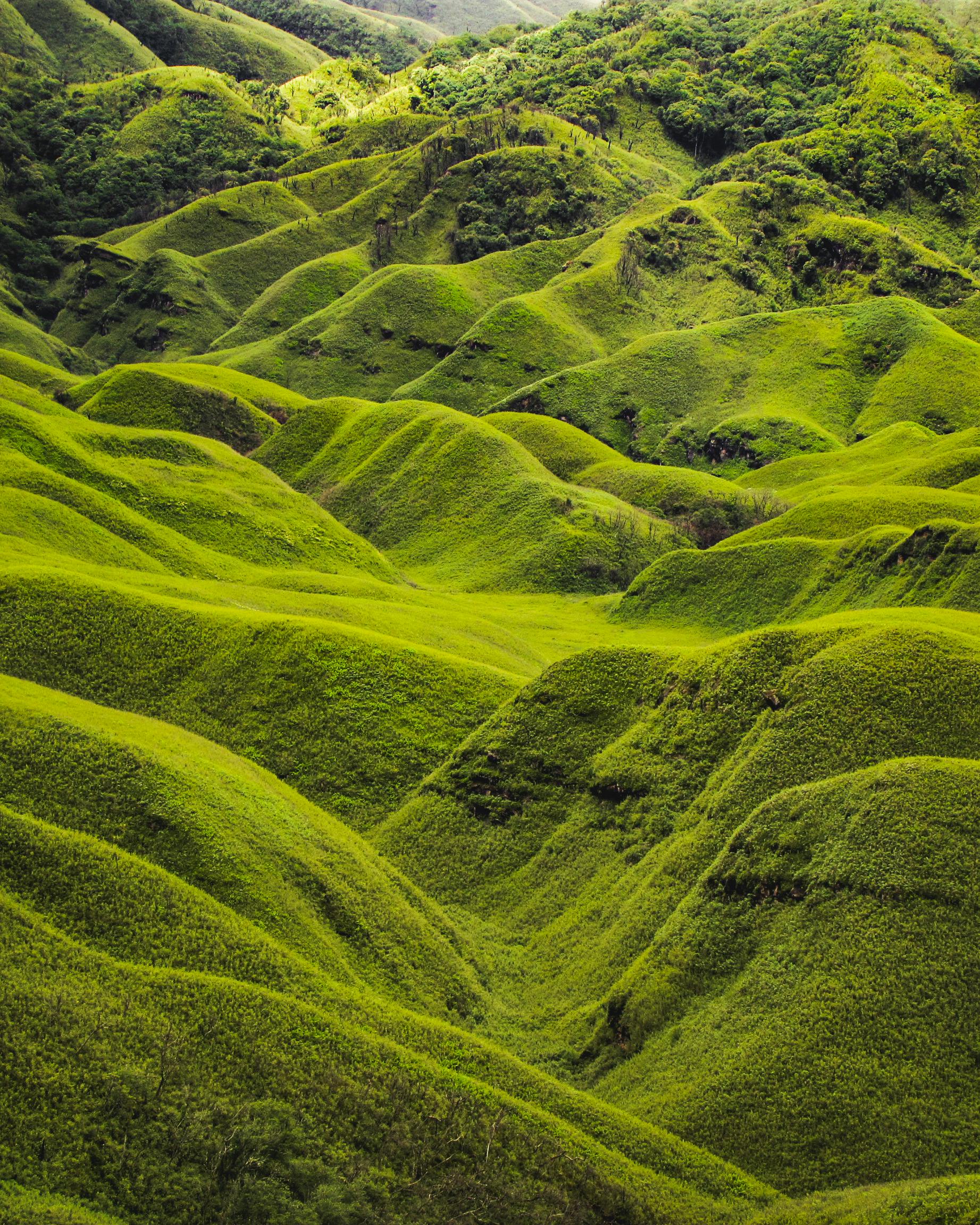 Scenic hills featured in Sagamiles tailored travel packages